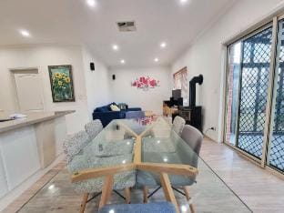 Modern family home in Newport Vacation rental in Melbourne