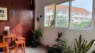 Baan PadSeeEw -Rooftop Riverview (3rd floor) Vacation rental in Bangkok