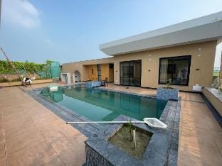 Varenasvi Farm One Bedroom Vacation rental in Haryana