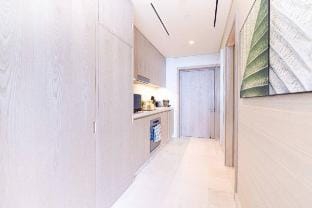 Sky-High Elegant Suite at Palm Tower Vacation rental in Dubai