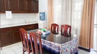 GREEN COZY VILLA Vacation rental in Bandung