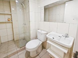 Cozy 2BR Spring Lake Apt Vacation rental in West Java