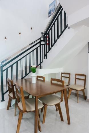 Free Netflix 2BR/ 8 Pax  6Mins to Lee Garden Vacation rental in Thailand