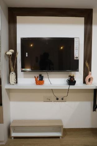 Flyora Studio 5min to Airport Apartment in Pune