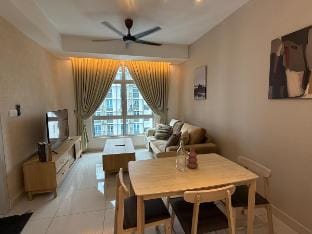 Kajang 2R Suite | Mirai |Netflix + Wi-Fi | Coway  Vacation rental in Negeri Sembilan, Malaysia