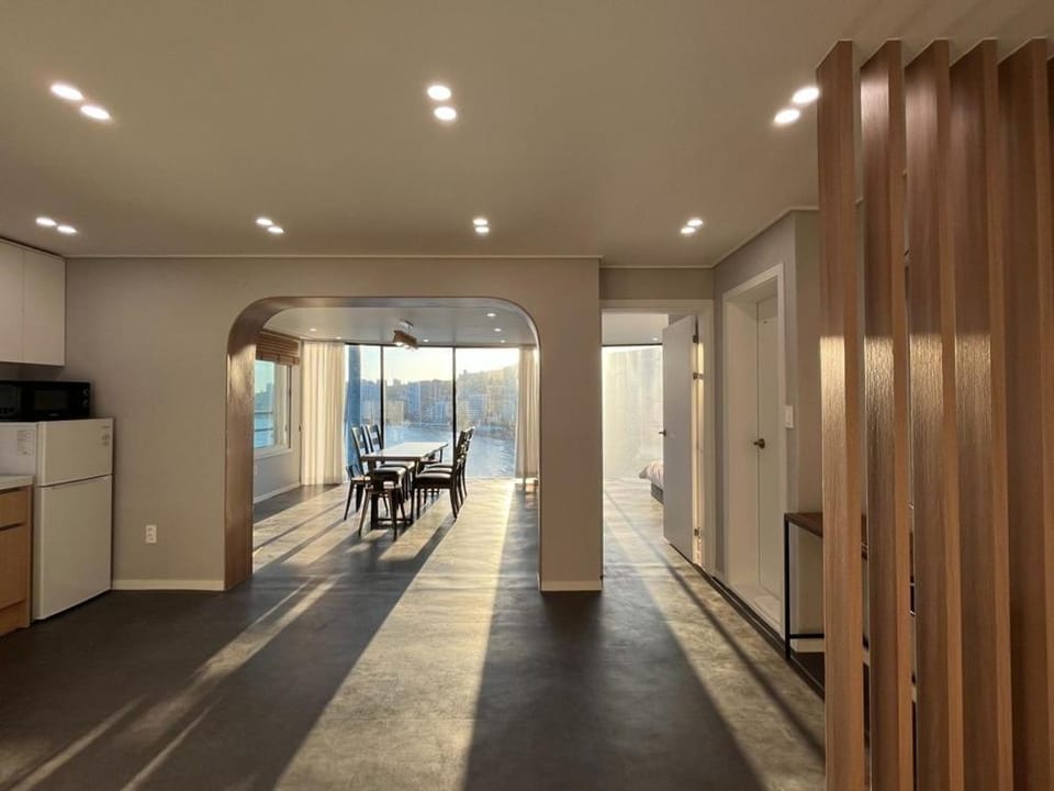 Heavenly Pent House Bed and Breakfast in Busan