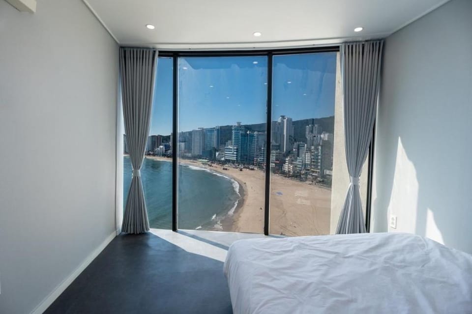 Heavenly Pent House Bed and Breakfast in Busan