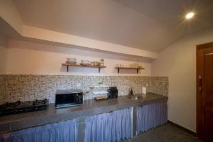 Lumbung-Style Studio w/ Pool -10 mins to the beach Vacation rental in Denpasar