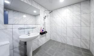 a[목포 머니스테이 원베드룸 ] 목포터미널 5분거리 , 2인 더블침대/무료주차 Vacation rental in South Korea