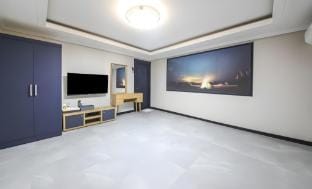 a[목포 머니스테이 펜트하우스] 방3개 화장실2개 50평입니다 무료주차가능 16인이상됨 Vacation rental in South Korea