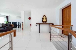 Beachfront 4 beds Penthouse  Breathtaking Sea View Vacation rental in Wichit