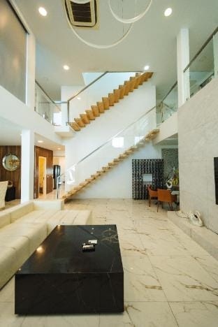 Magnitude Luxurious 6 Bedroom Pool Villa Villa in Pattaya City