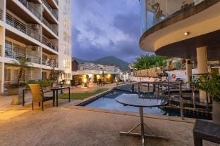 Condo 1BR w/ Bathtub 850m to Beach Prime Spot C229 Apartment in Patong