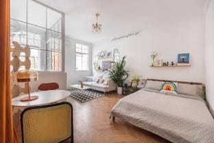 南京路百年建筑丨带投影行李间 Vacation rental in Shanghai