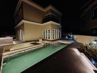 5BR Villa with Private Pool Vacation rental in Dubai