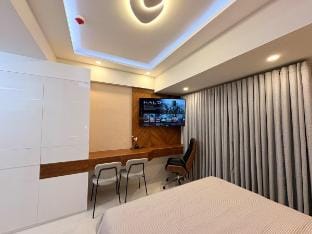 Near SM Lanang Condo with Balcony - One Lakeshore Apartment in Davao City