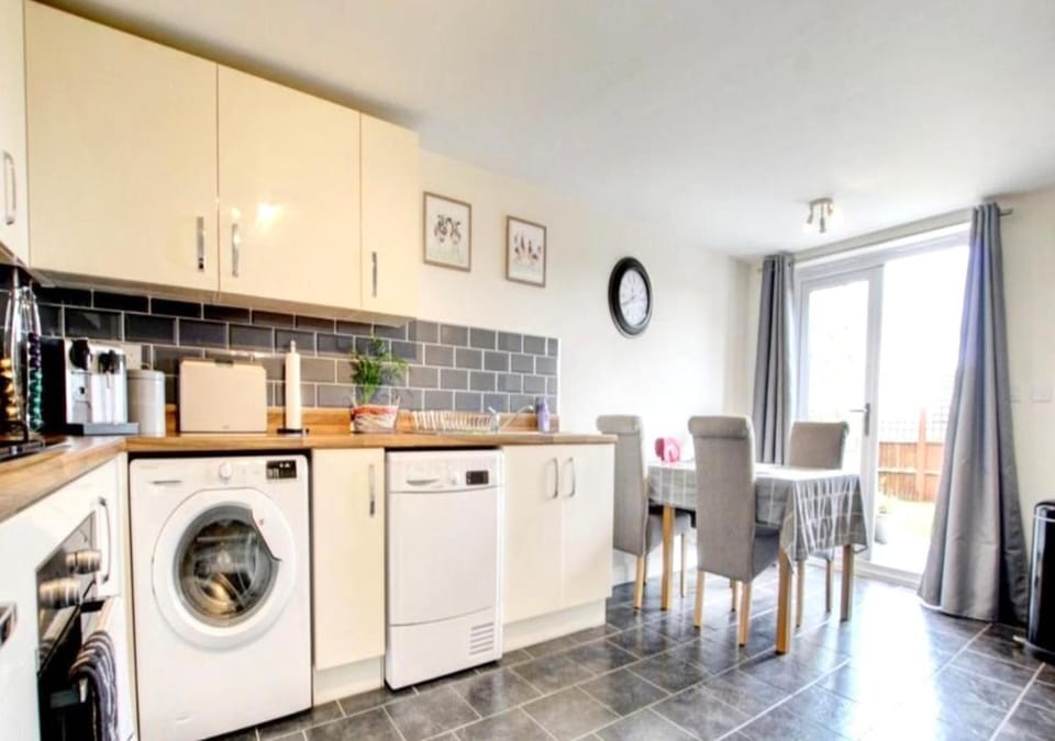 Quiet and Comfortable Double guest room Vacation rental in North Warwickshire District
