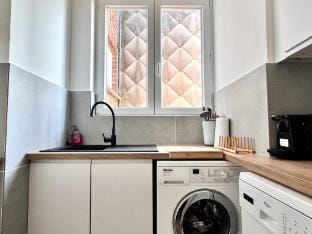 Elegance Meets Skyline Views – Prime Brussels Loca Apartment in Brussels