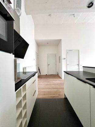 Spacious Loft Instant Favourite Up to 4 Guests Com Apartment in Flanders