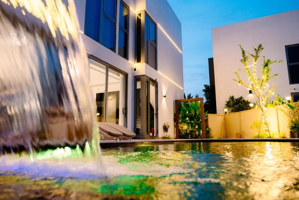 Regal Victoria Luxury Villa 4 Br In Da Nang Vacation rental in Da Nang