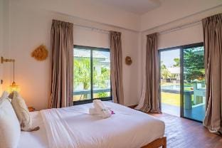 Dani Siam: 4BR Beach Villa w/ Sunset View (KBR47) Villa in Ko Samui