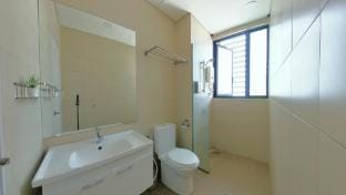 9pax 2R2B FAMILY SUITE i-City I-Suite Apartment in Selangor, Malaysia