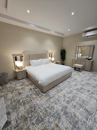 Modern Apartments of 3 Bedrooms 5 minutes to Haram Apartment in Medina
