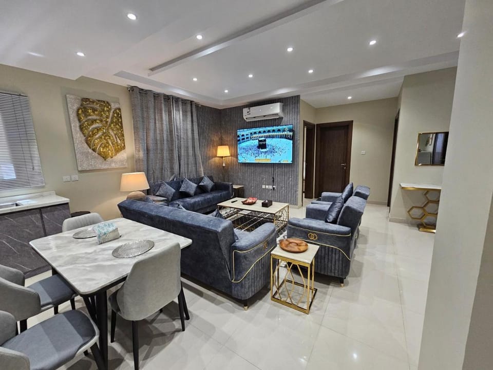 Modern Apartments of 3 Bedrooms 5 minutes to Haram Apartment in Medina