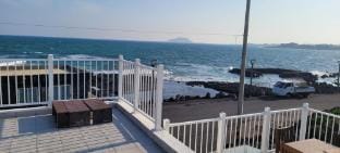 Panpo Fantasy Ocean View(20pyeong) Vacation rental in South Korea