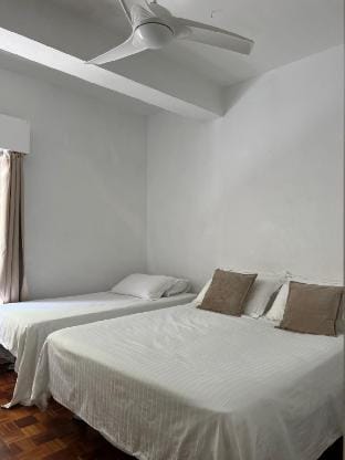 Torremolinos center, magnificent air-conditioned apartment, wifi, beautiful Apartment in Torremolinos