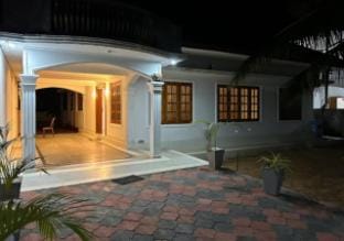 3 AC Bedroom house with free parking Vacation rental in Sri Lanka