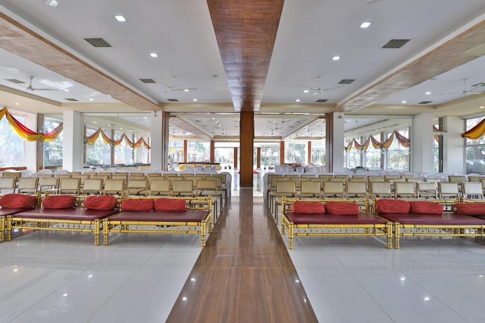 Collection O Vadodara Airport Hotel in Vadodara