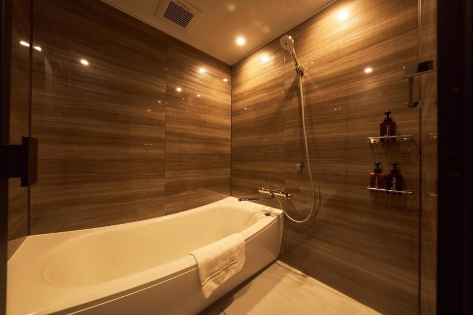 Apartment Hotel UCHIWA STAY Osaka NAMBAWalk to Dotonbori Spacious 100sqm 8 guests Hotel in Osaka