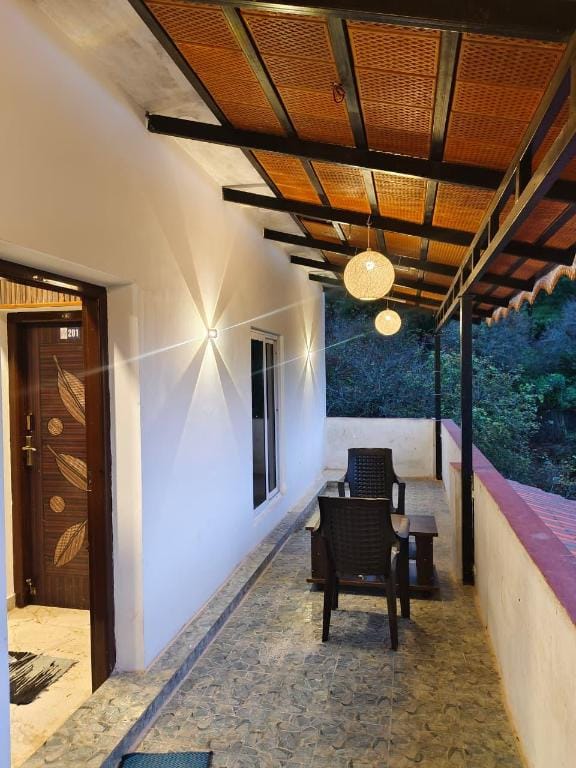 Luxury Heaven Valley Bed and Breakfast in Kodaikanal