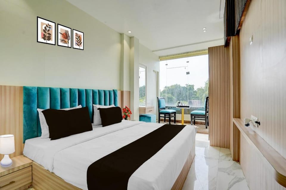 Super Townhouse Oak Prayagraj Allahabad University - Railway Junction Formerly Ballians Hotel in Uttar Pradesh