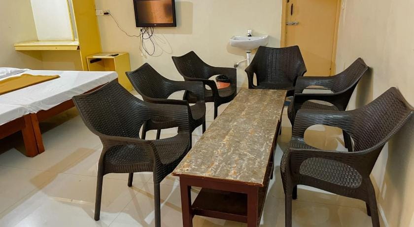 Deva Guest House Hotel in Puducherry