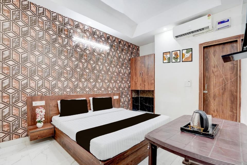 Super Collection O Palwal-Aligarh Crossway Formerly Hotel Kadamb Hotel in Haryana