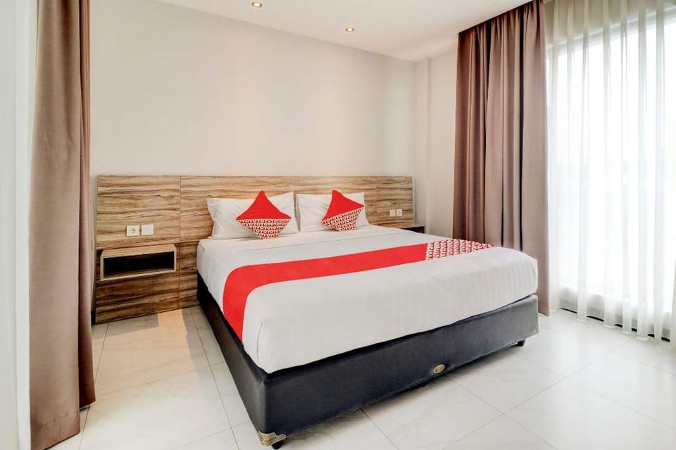 OYO 94728 Isleep Ciwalk Hotel in Bandung