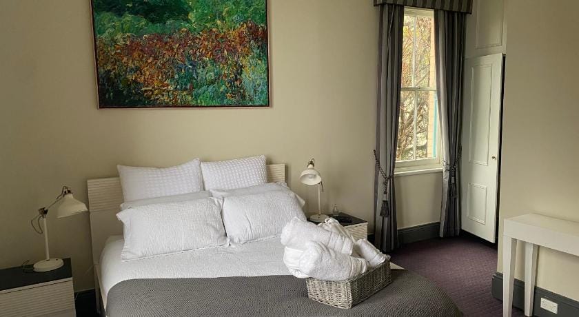 The Rooster Restaurant and Jamison Guesthouse Bed and Breakfast in Katoomba