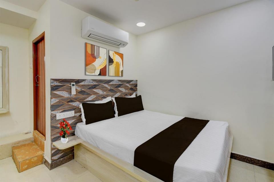 Super Hotel O Saibaba Temple Chintal Formerly Himagiri Luxury Room Hotel in Hyderabad