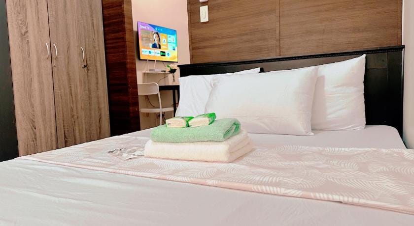 Makati City Ph SnowWhite Staycation Apartment hotel in Makati