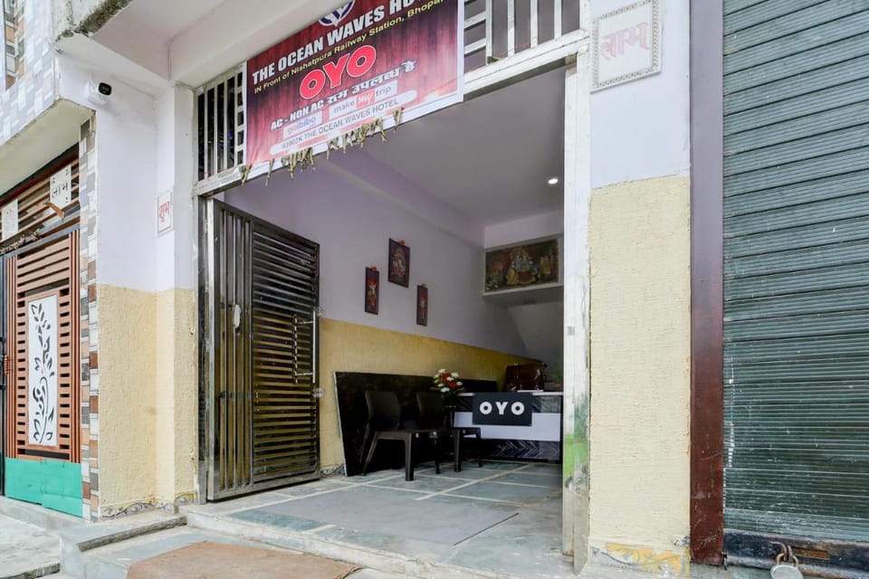 Hotel O the ocean waves Hotel in India