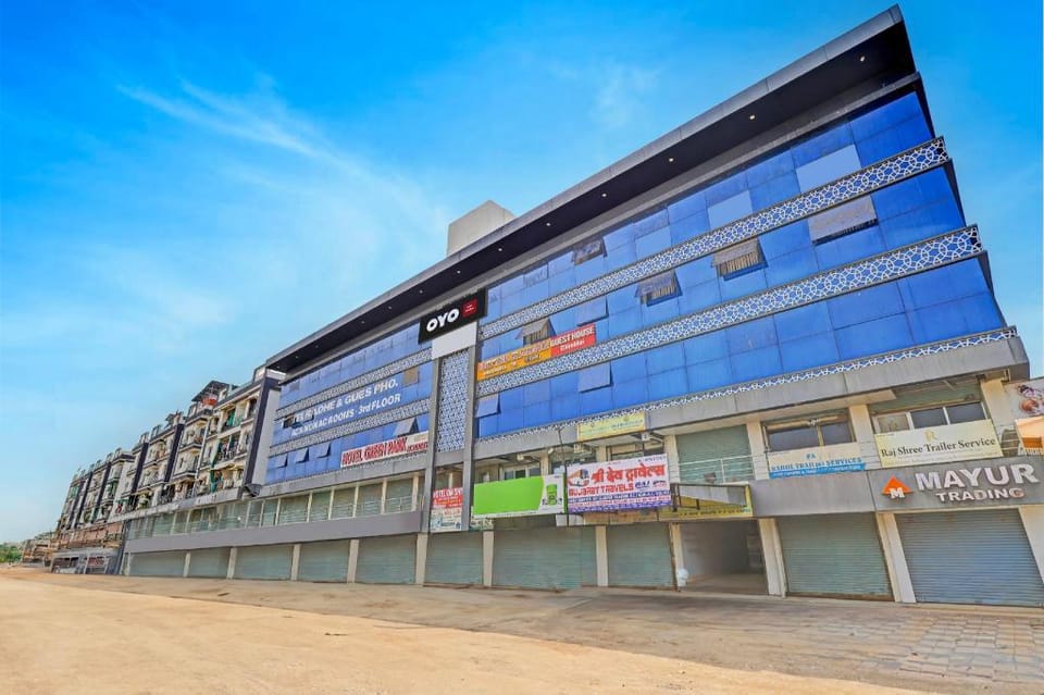 Hotel O Om Shiv Hotel in Vadodara