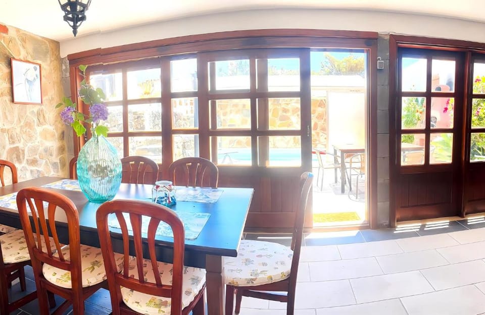 Villa Medinilla with private Pool in Conil Villa in Isla de Lanzarote