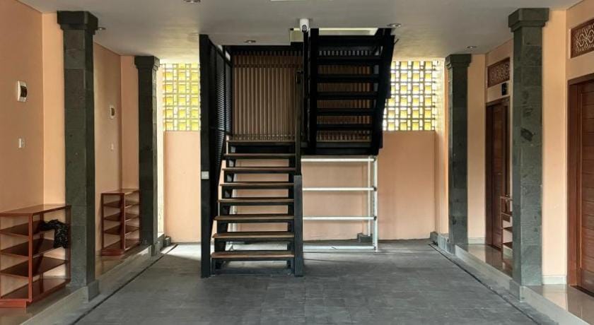 BEE ROOM SANUR Hostel in Denpasar