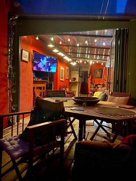 Le Mas des Vignes parisian hacienda Bed and Breakfast in Suresnes