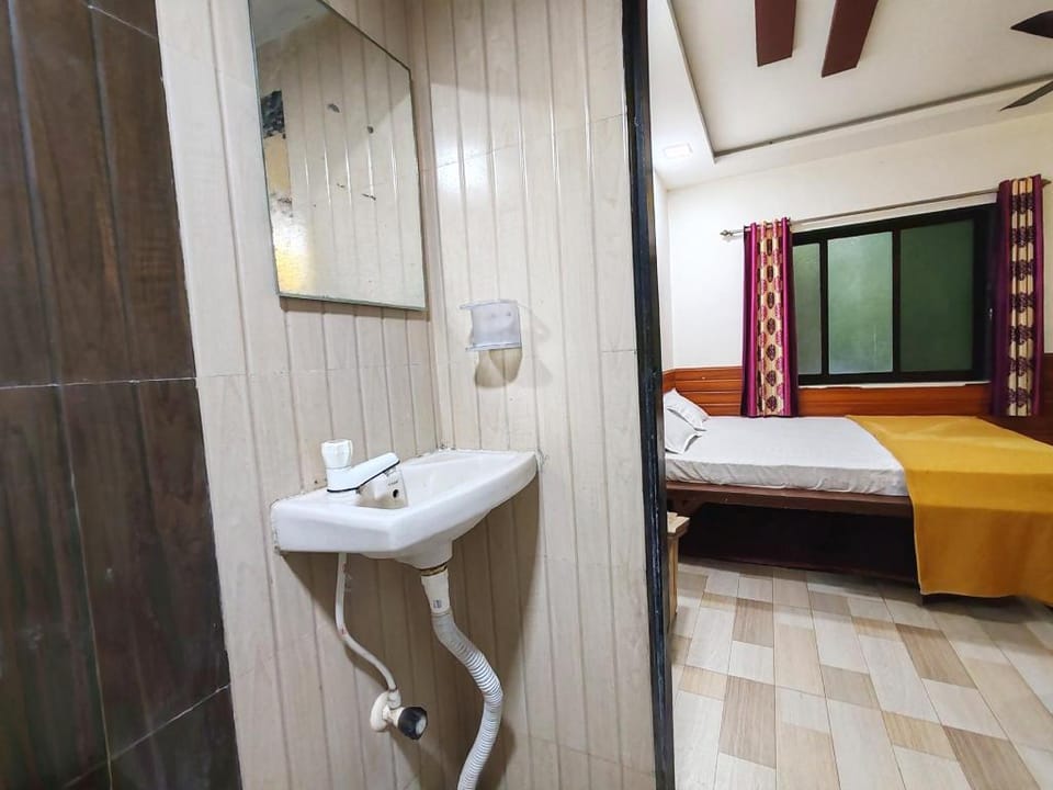 Lotus Cottage Hotel in Alibag