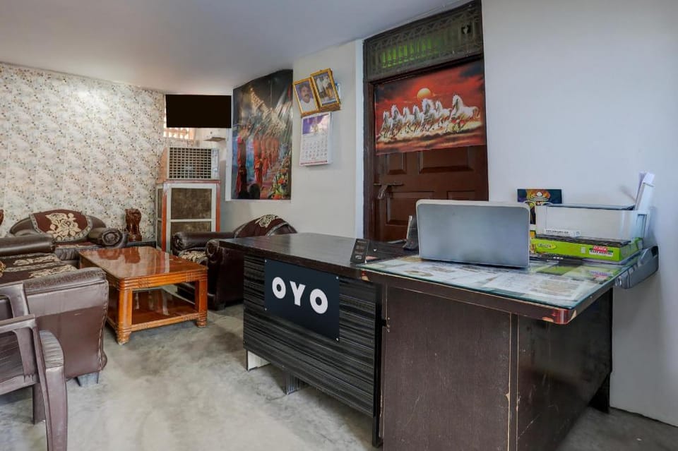 SPOT ON Alakh Kashi Homestay Hotel in Varanasi
