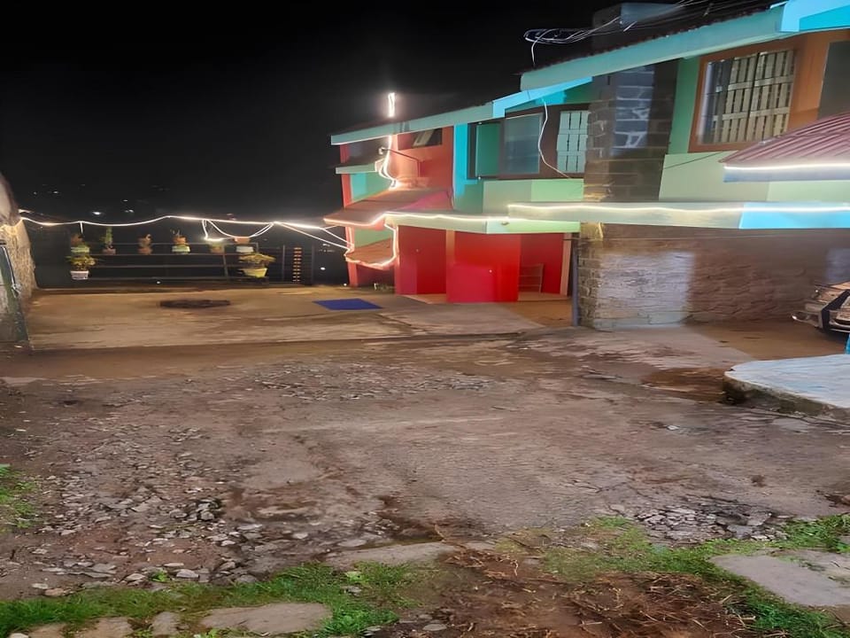 Matthews Cottage Hotel in Kodaikanal