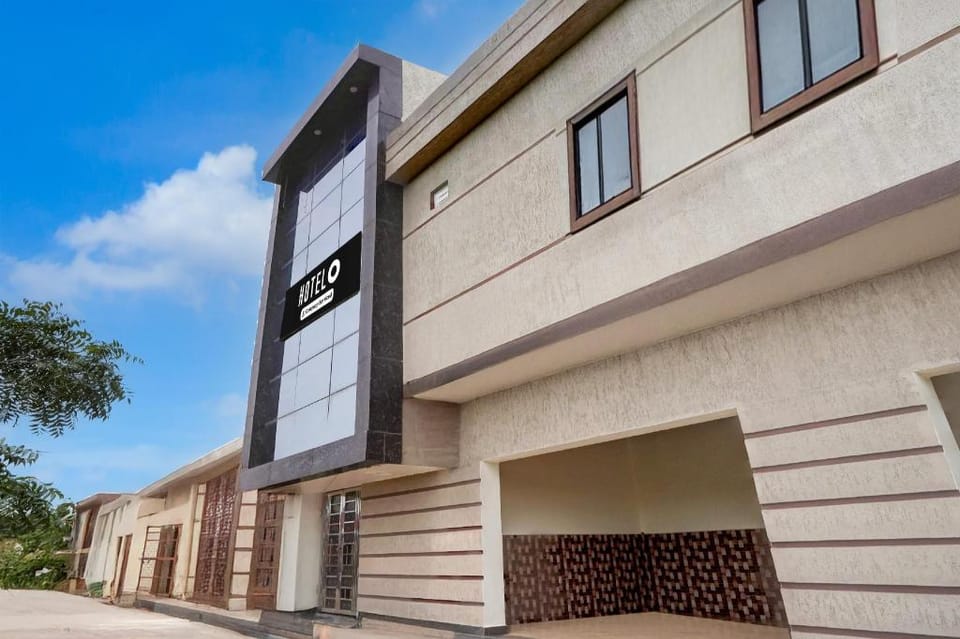 Hotel O Yamuna Riverview Formerly Swyamwar Resort Hotel in Uttar Pradesh